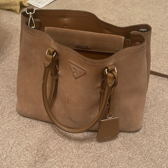 Prada bag. Tan suede and leather decent condition selling cheap - Picture 5 of 6